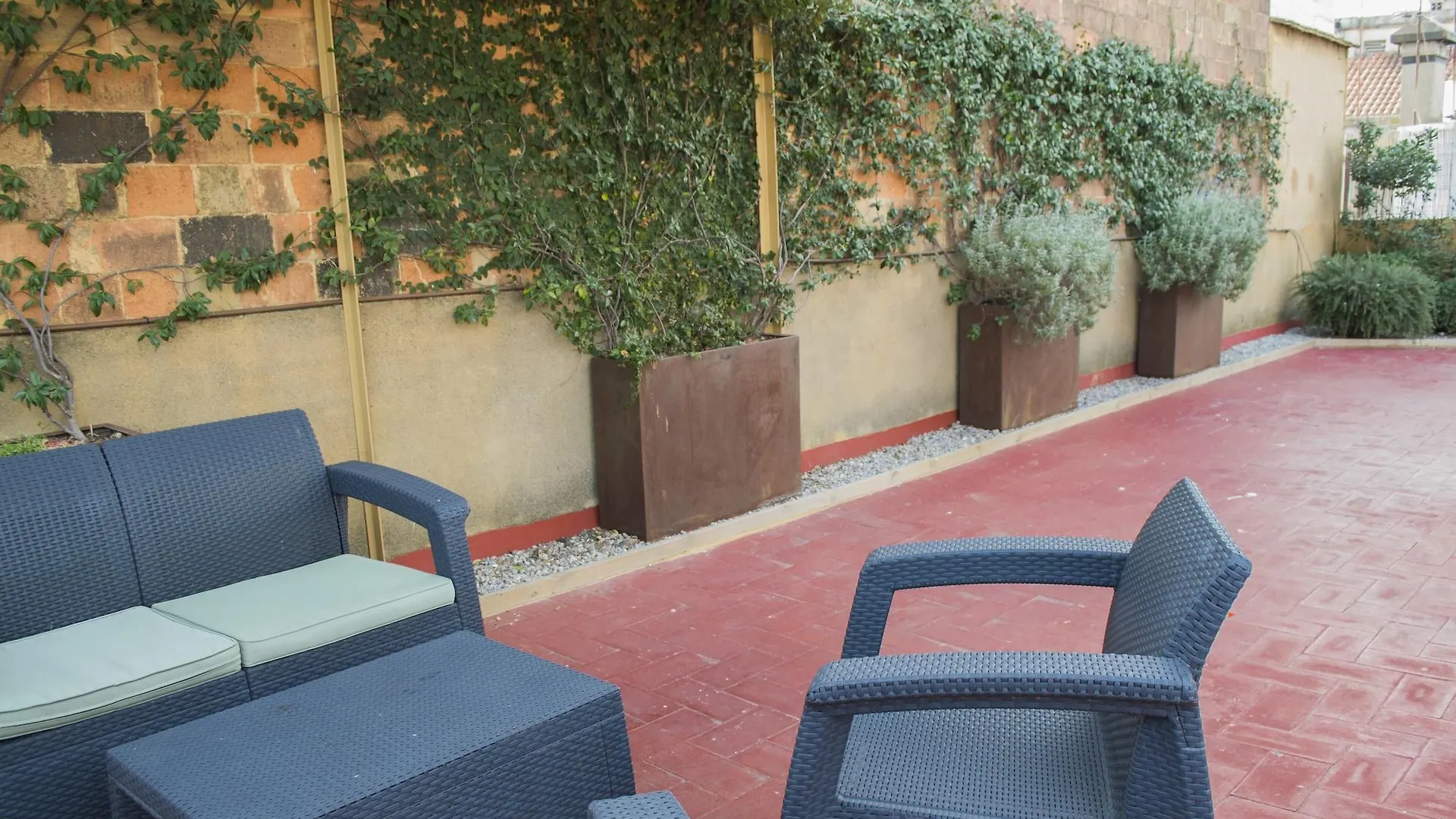 Happy People Ramblas Harbour Apartments Barcelona