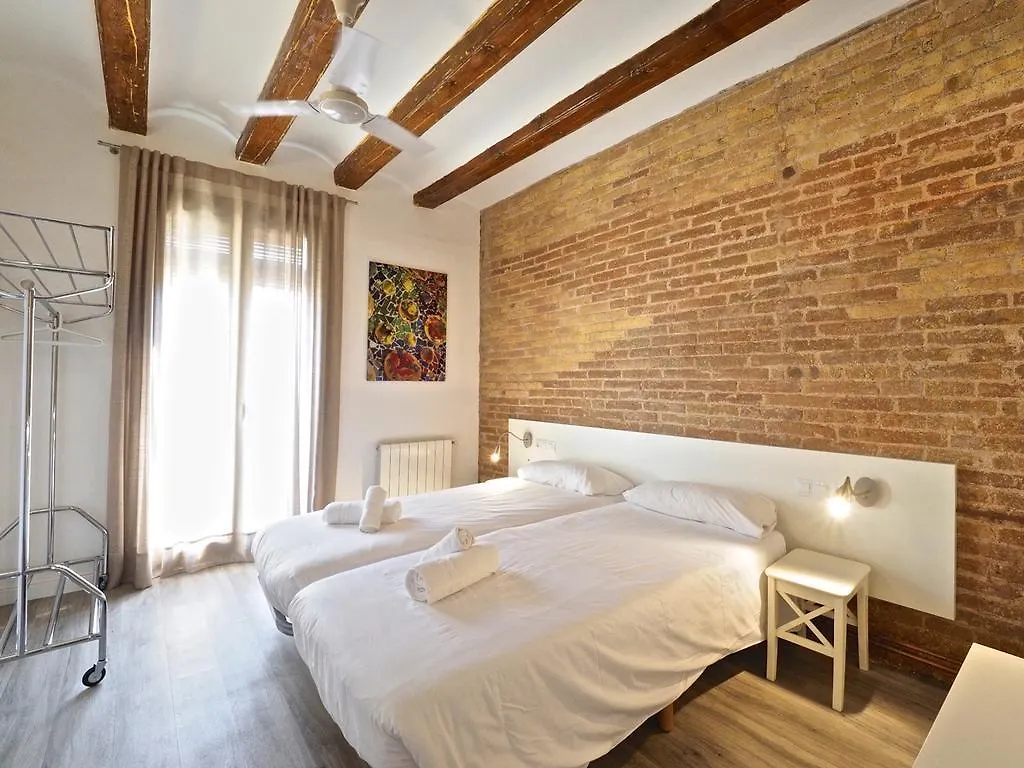 Happy People Ramblas Harbour Apartments Barcelona
