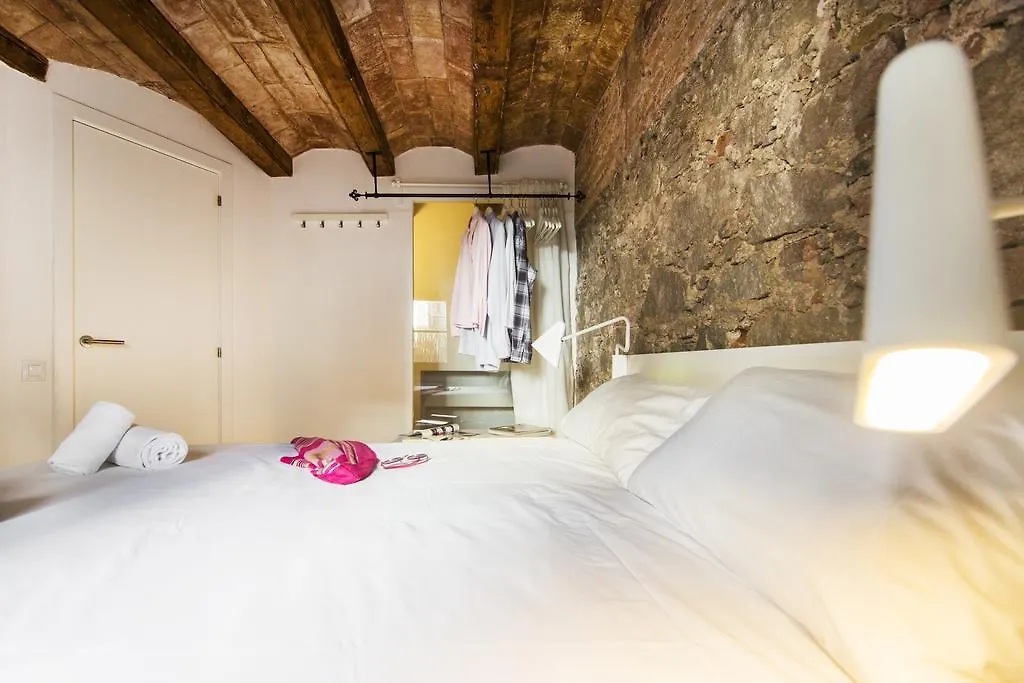 Happy People Ramblas Harbour Apartments Barcelona Spanien