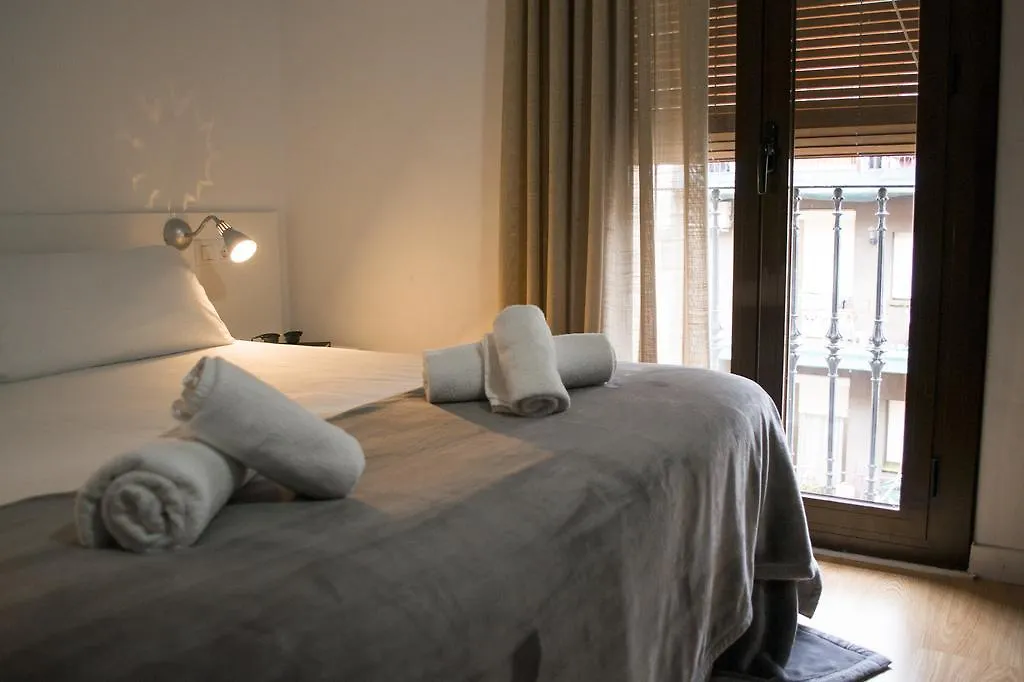 Happy People Ramblas Harbour Apartments Barcelona